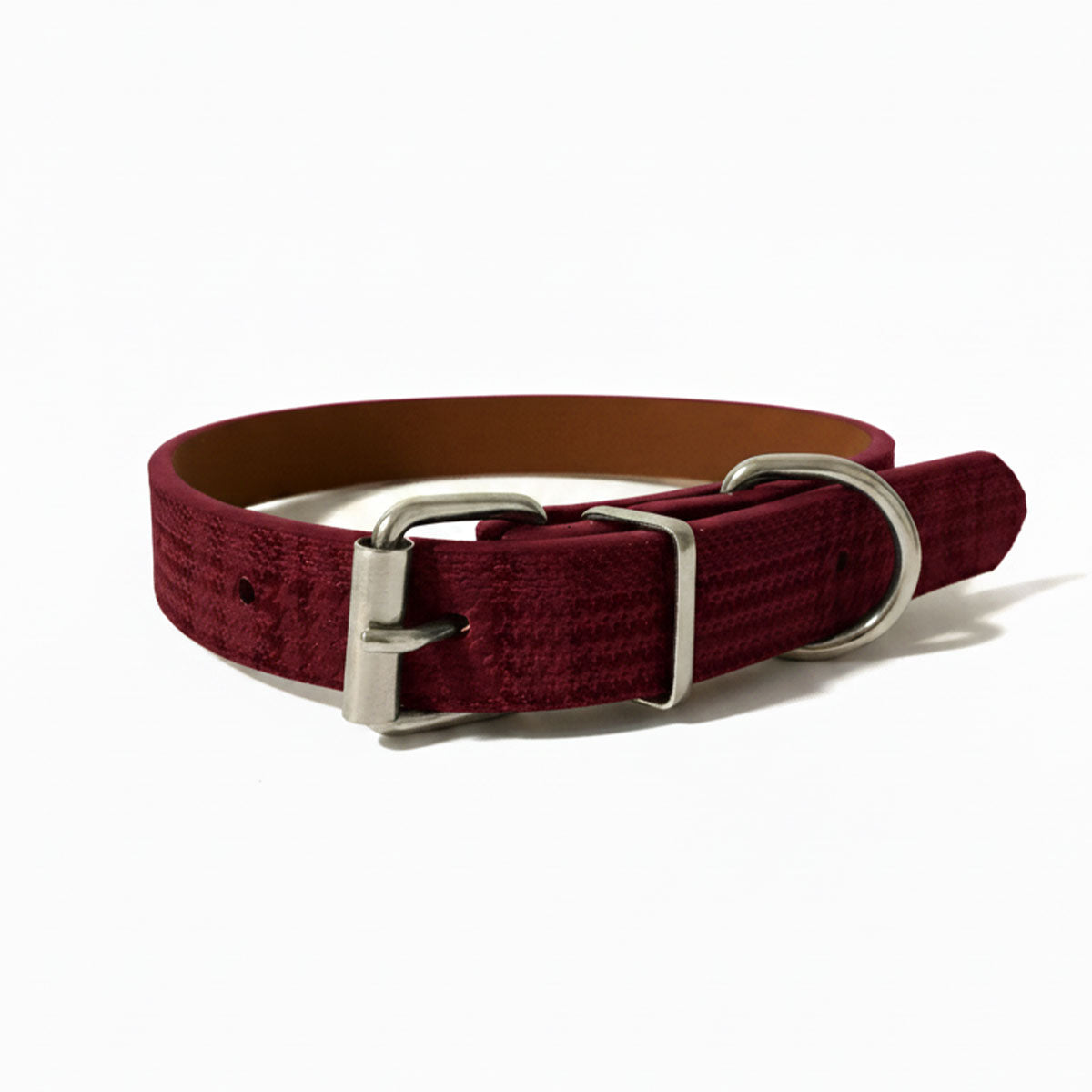 Collar clásico simulación cuero